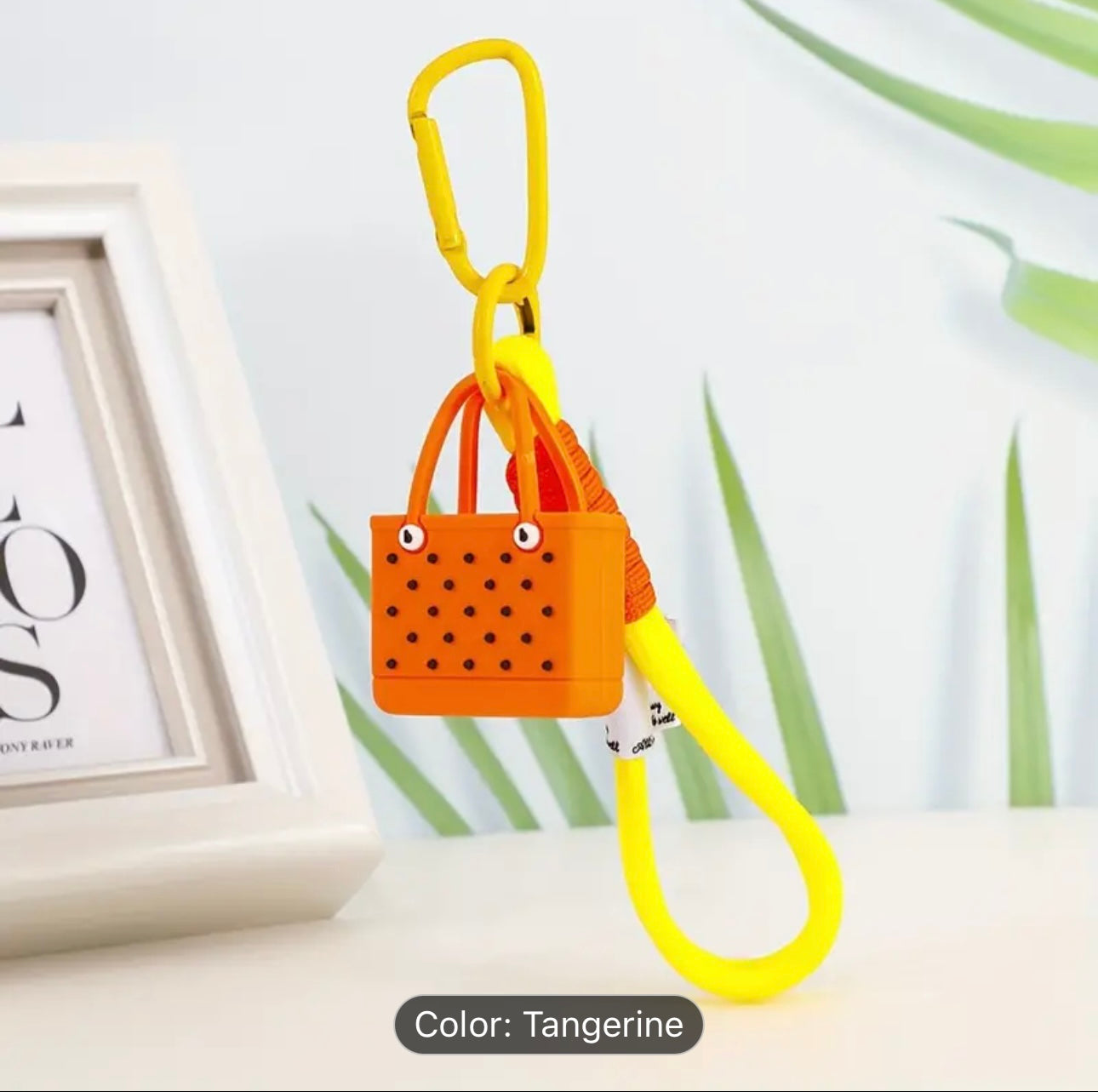 'EVA Beach Bag' Keychain Bracelet