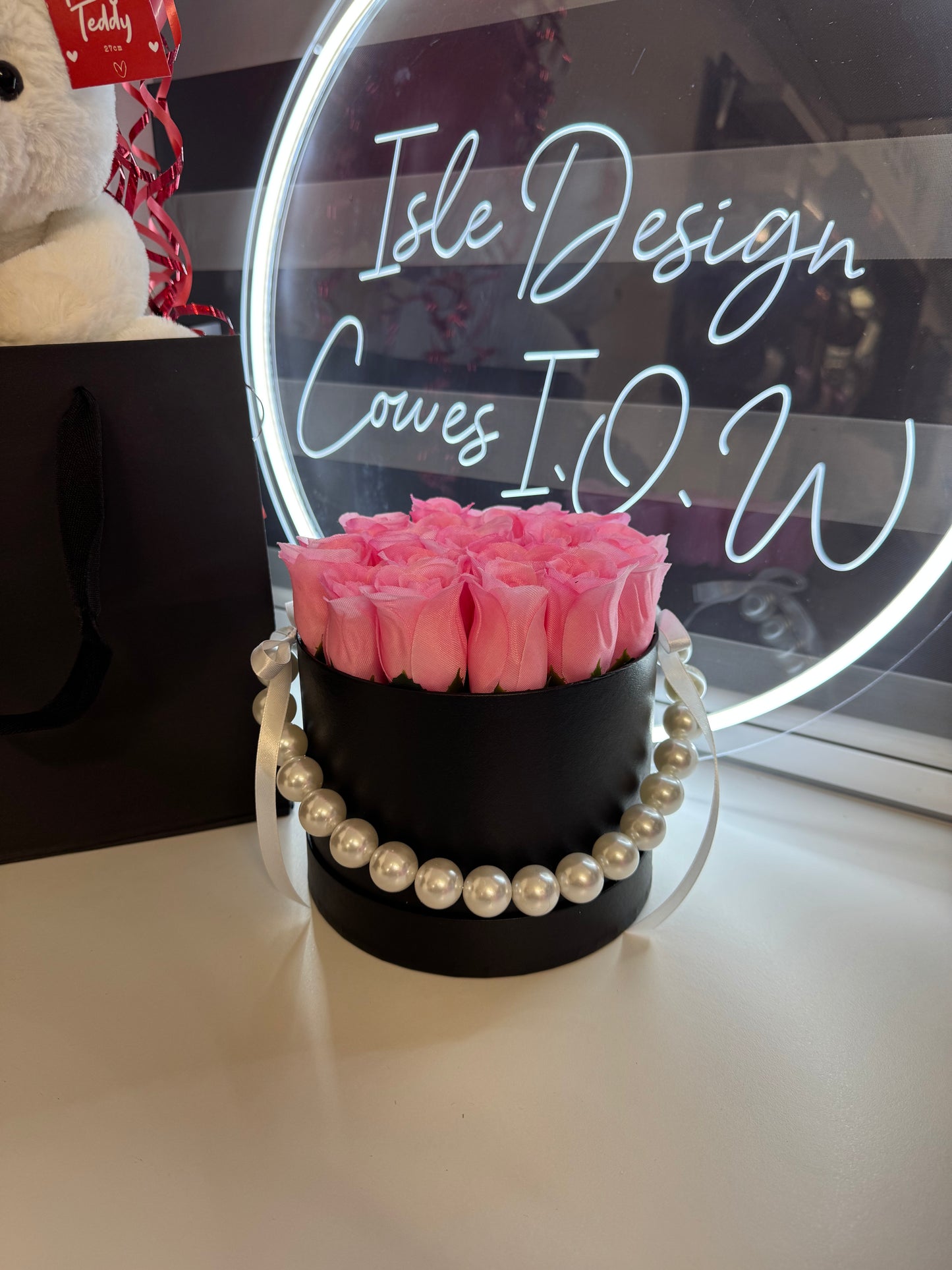 Pink Rose Round Hat Box with Pearl Handle
