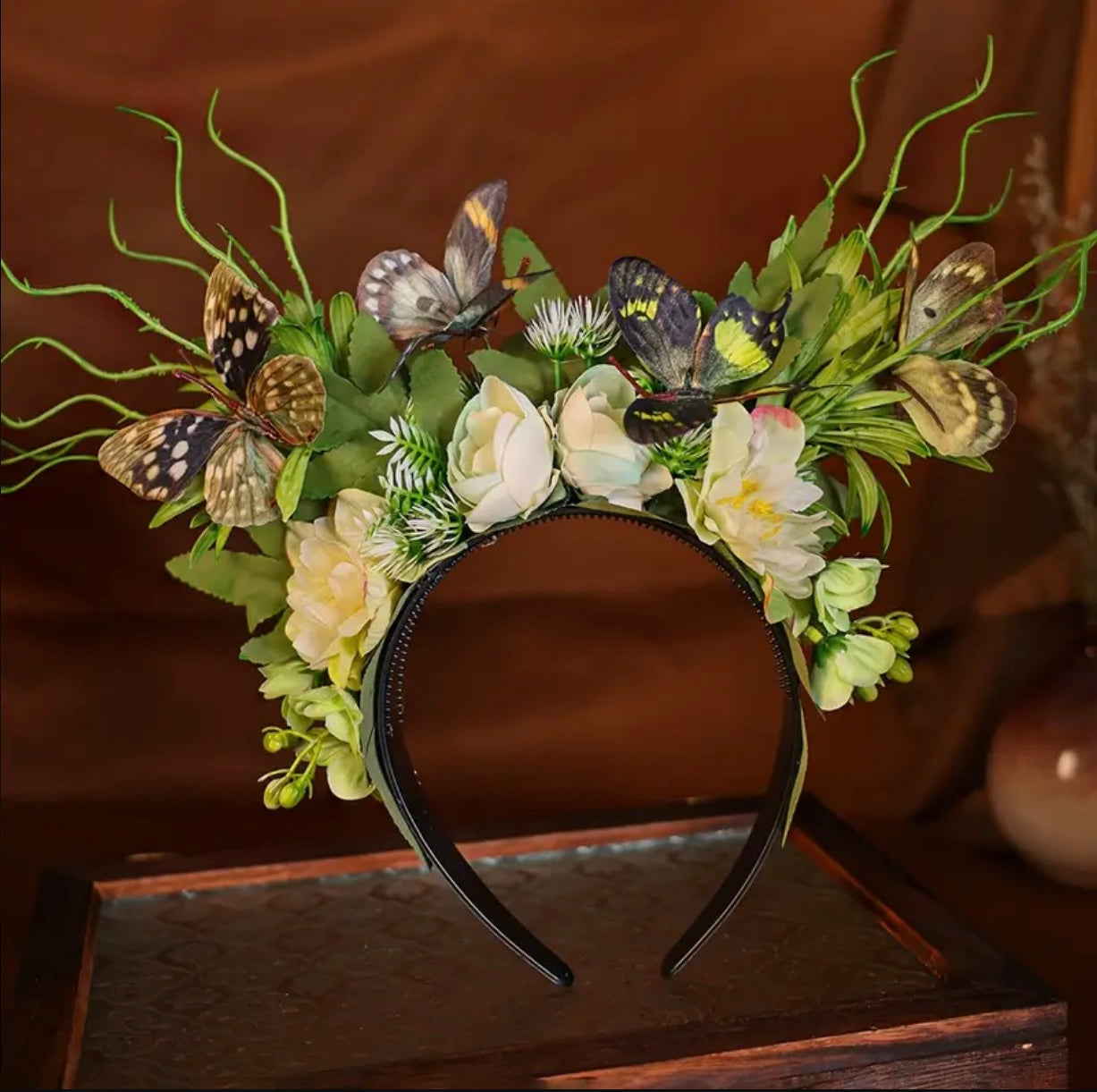 Bridal Headwear, Captain Hats, Baseball, Baroque Headbands, Veils, Tiaras, Neckwear